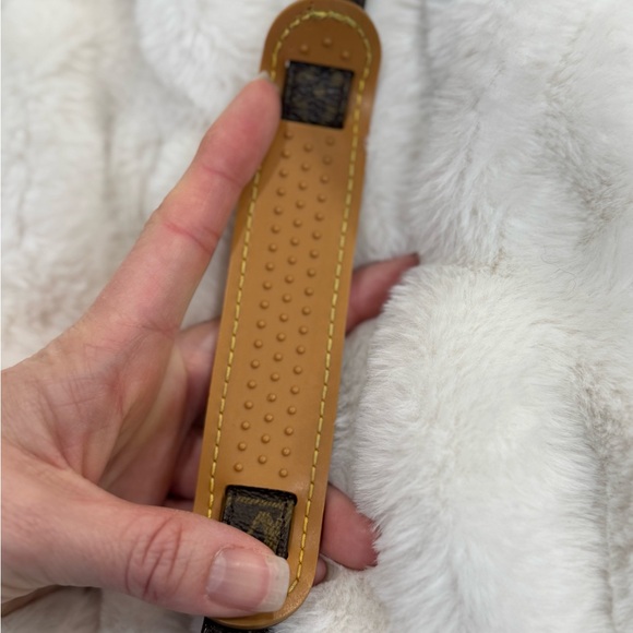 Louis Vuitton Monogram Danube crossbody bag - Picture 6 of 16